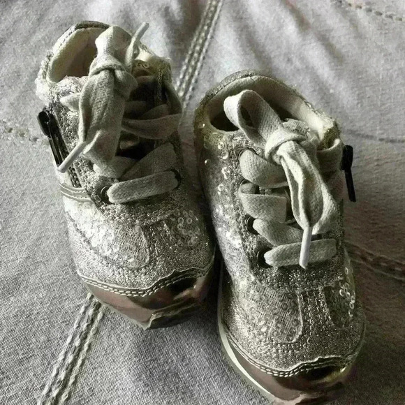 Joyfolie Champagne Ari Sneakers Size 6 new - Picture 3 of 10